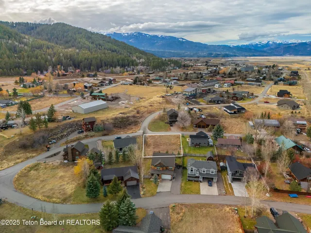 $190,000 | 450 Greys River Loop, Alpine, WY 83128