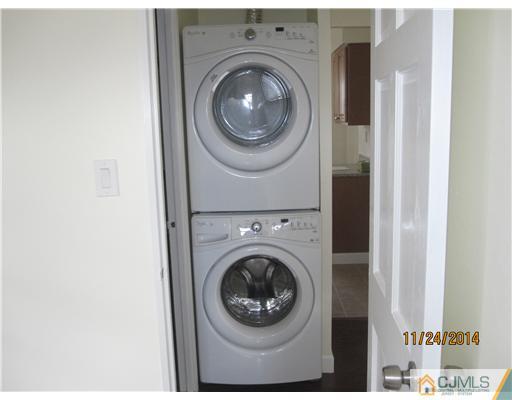 139 Winthrop Road Edison, NJ 08817 - Photo 17 of 17 a close up view of a washer and dryer