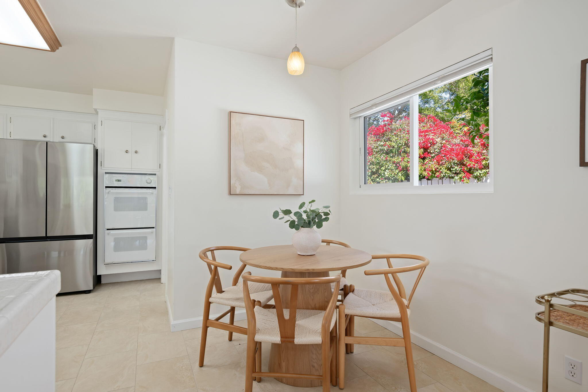1111 Crestline Drive Santa Barbara, CA 93105 - Photo 14 of 38 14 - Breakfast Area