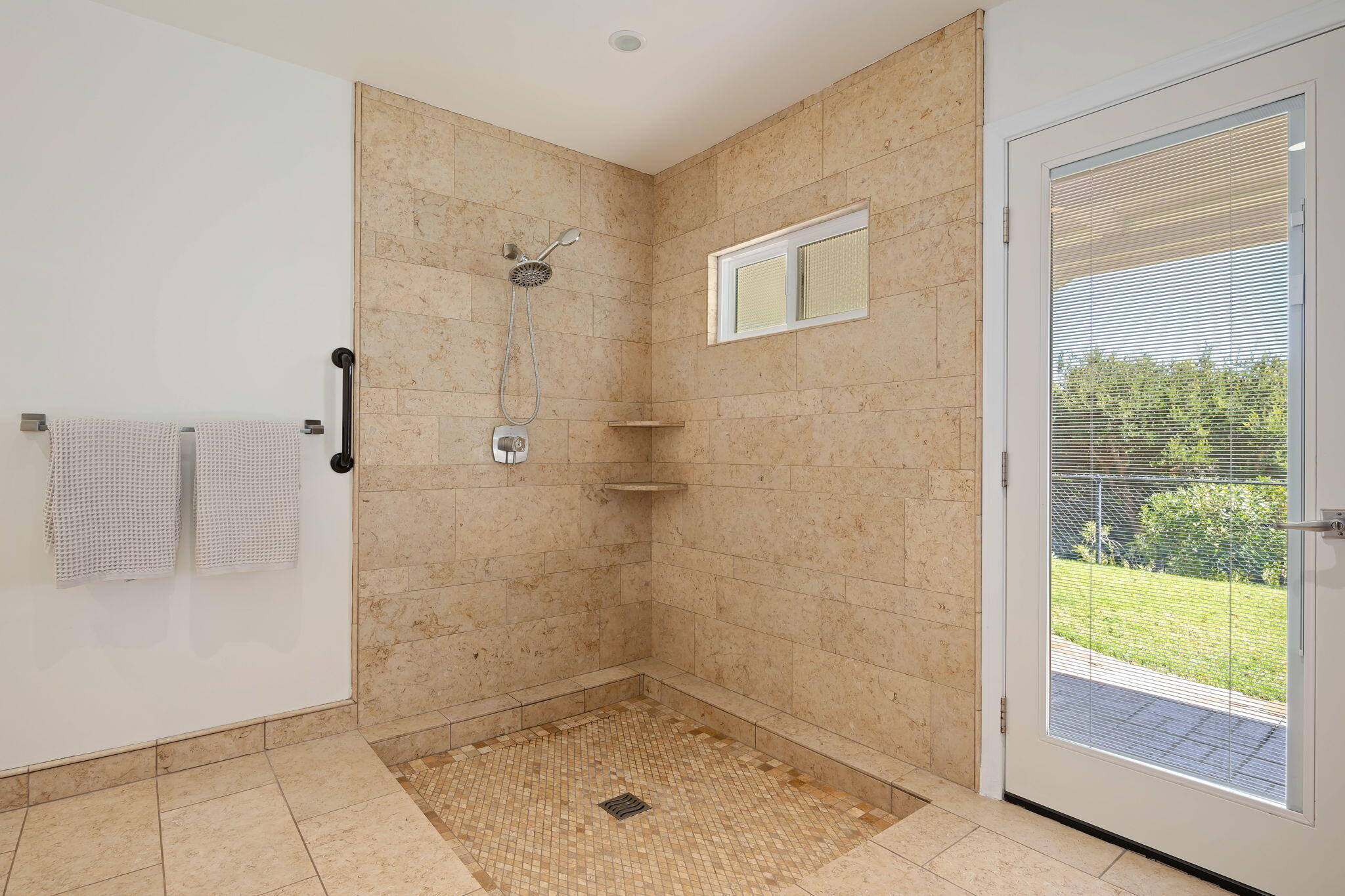 1111 Crestline Drive Santa Barbara, CA 93105 - Photo 23 of 38 23 - Primary Bathroom