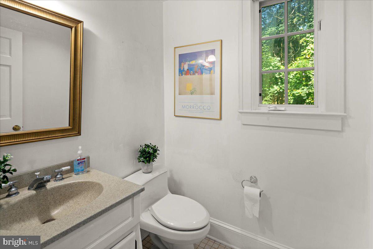 160 Springdale Road Princeton, NJ 08540 - Photo 18 of 38 Powder room
