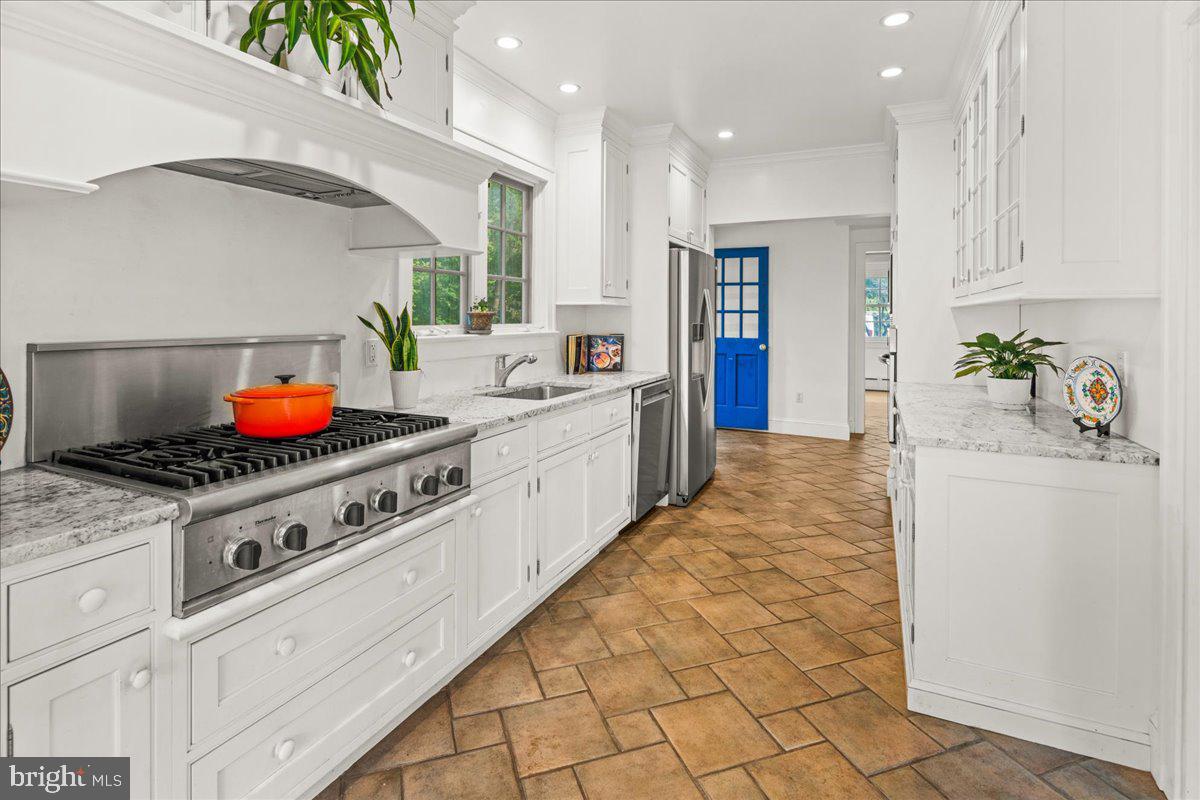 160 Springdale Road Princeton, NJ 08540 - Photo 5 of 38 Updated kitchen by Spyglass