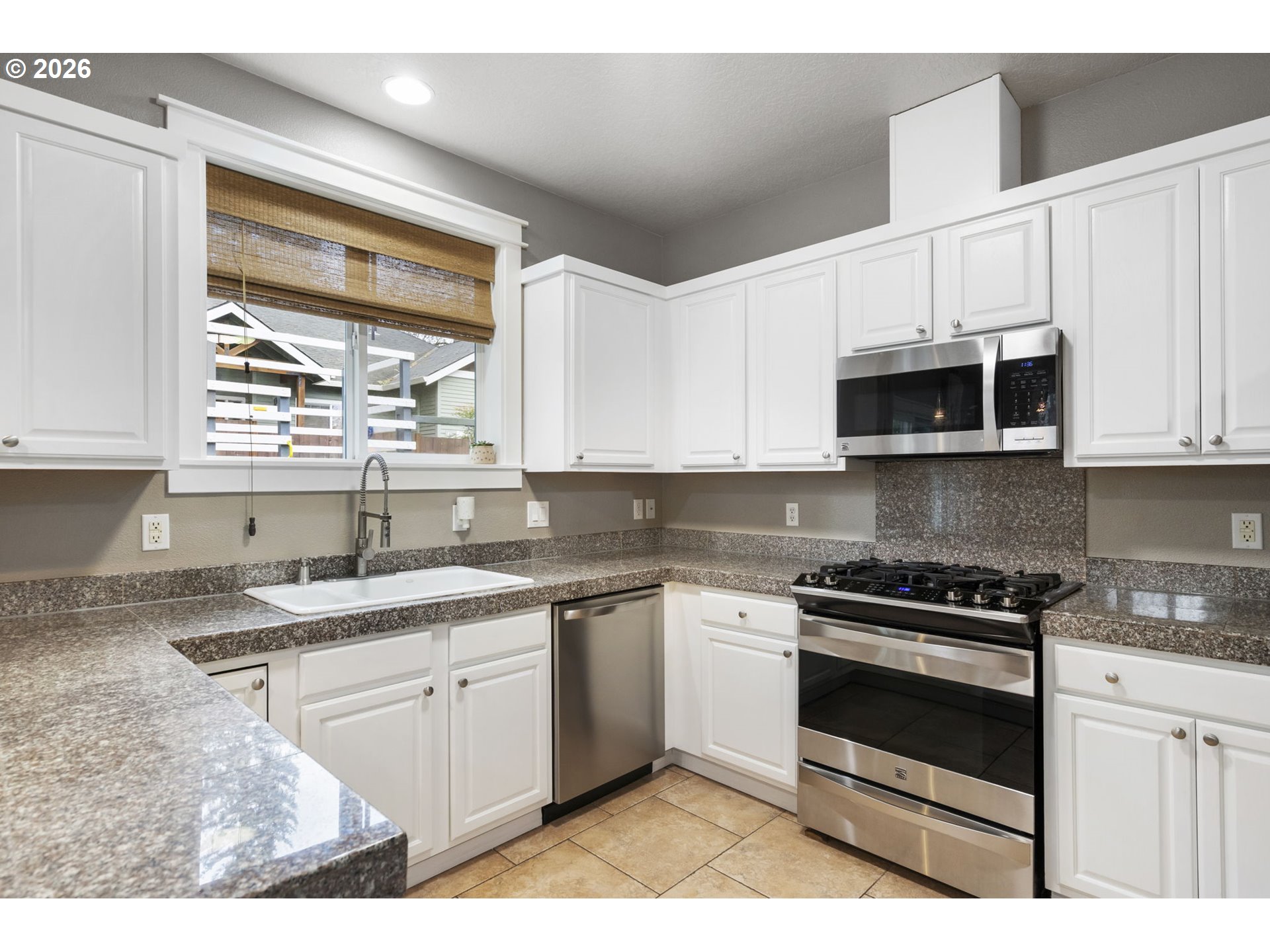 9250 Southwest Sagert Street Tualatin, OR 97062 - Photo 11 of 36 Kitchen