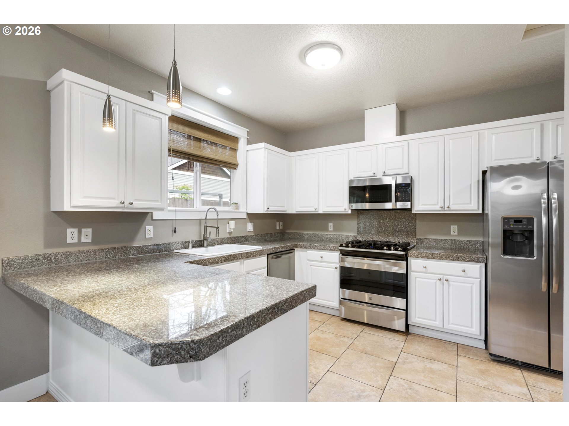 9250 Southwest Sagert Street Tualatin, OR 97062 - Photo 13 of 36 Kitchen