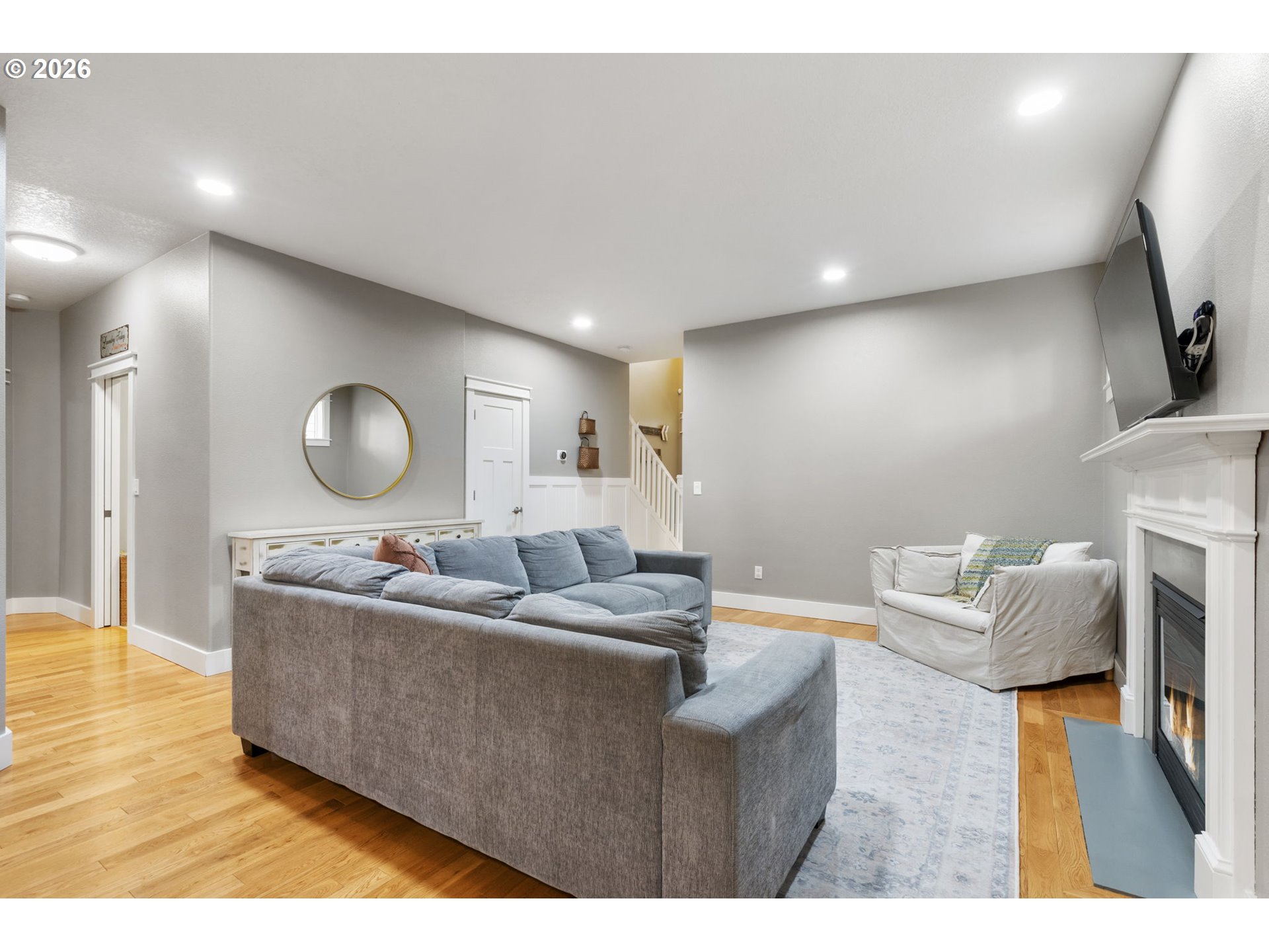 9250 Southwest Sagert Street Tualatin, OR 97062 - Photo 7 of 36 Living Room