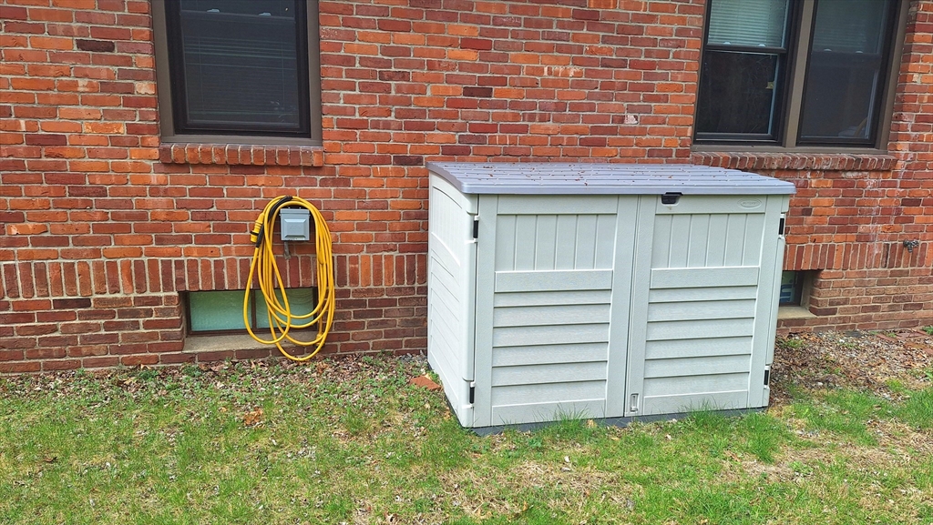 115 Senator Street Springfield, MA 01129 - Photo 18 of 20