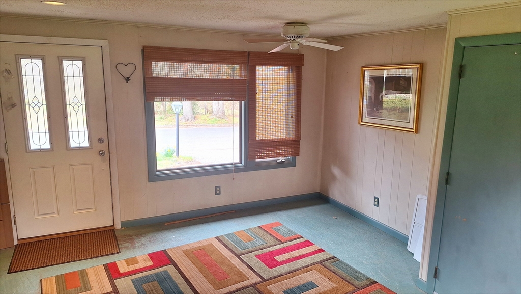 115 Senator Street Springfield, MA 01129 - Photo 2 of 20