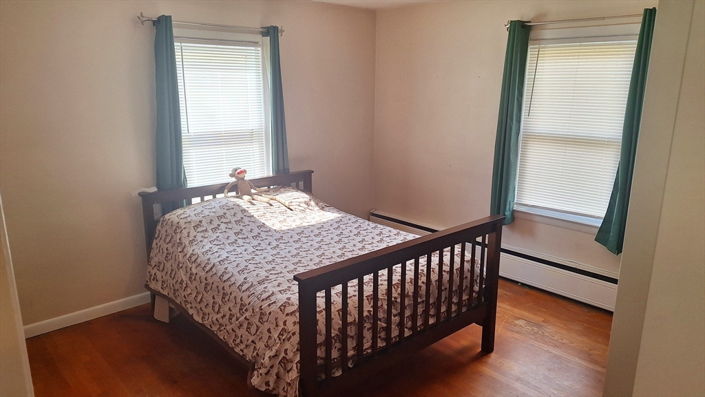 115 Senator Street Springfield, MA 01129 - Photo 9 of 20