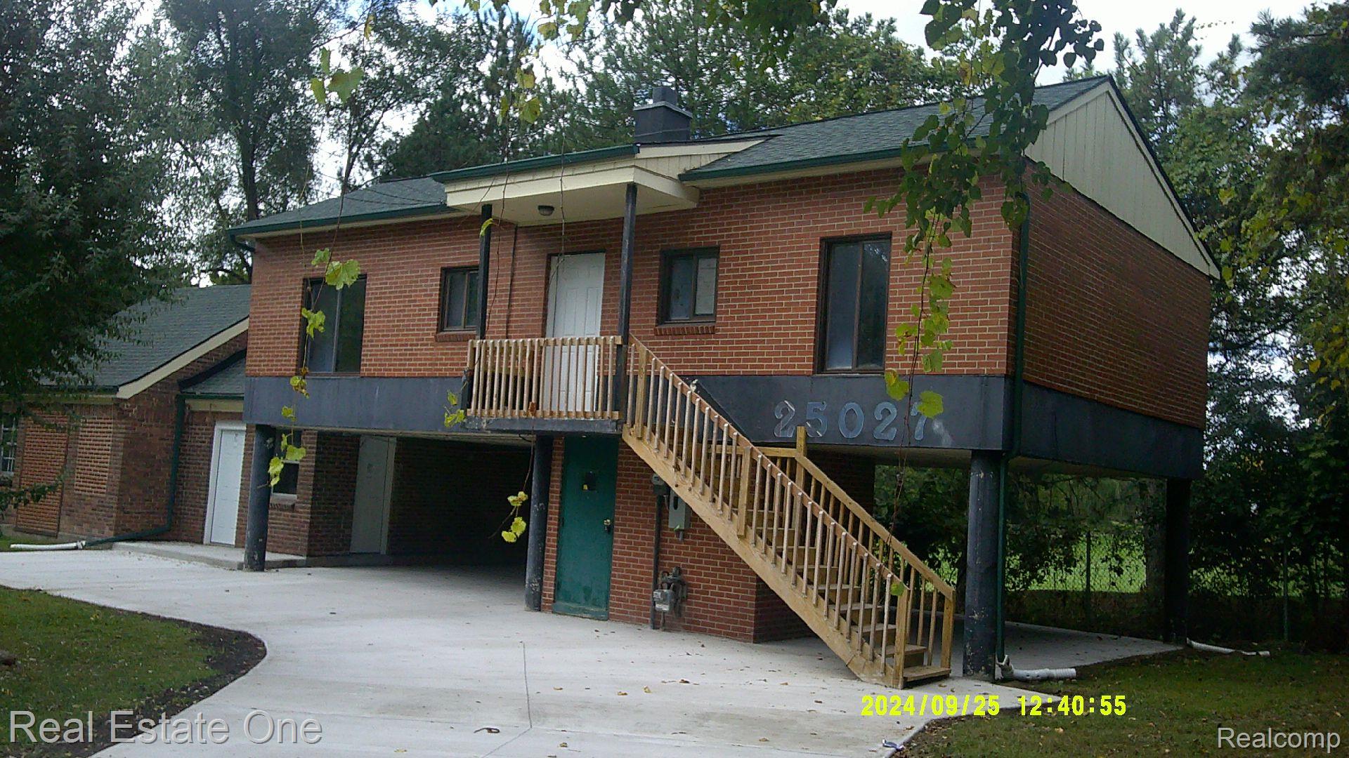 25027 Graham Road Redford, MI 48239 - Photo 1 of 20 Gallery Image 1
