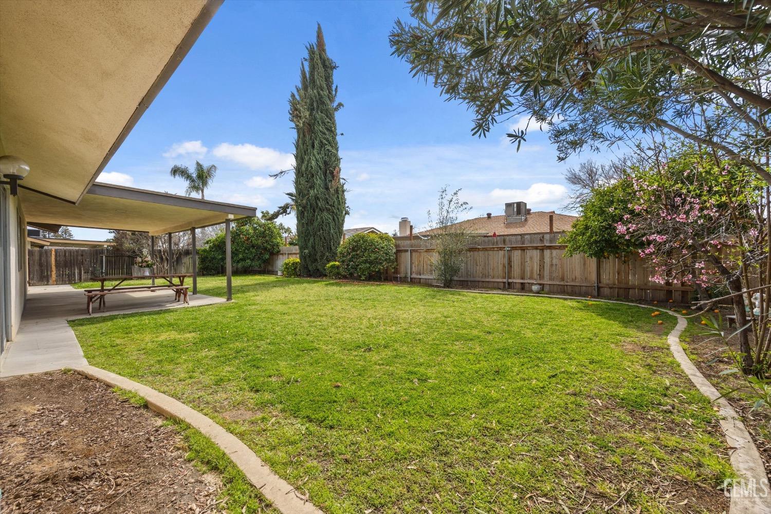 Undisclosed Address Bakersfield, CA 93311 - Photo 33 of 35 a view of a backyard