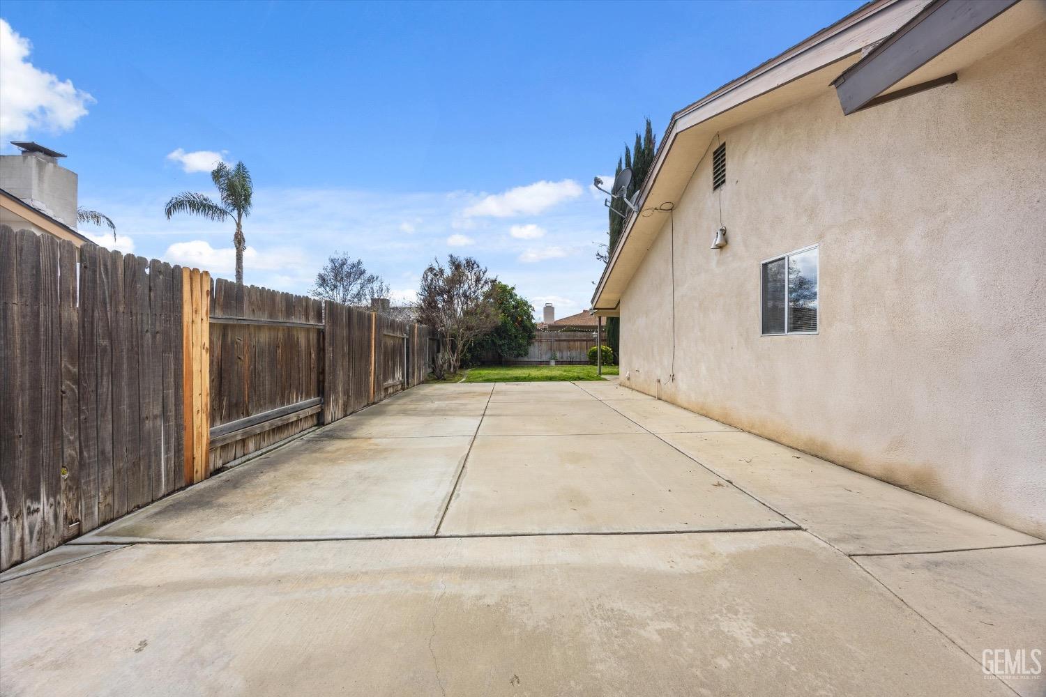 Undisclosed Address Bakersfield, CA 93311 - Photo 35 of 35 a view of a back yard of the house