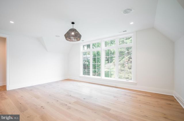 $2,570,607 | 2398 North Quincy Street, Arlington, VA 22207