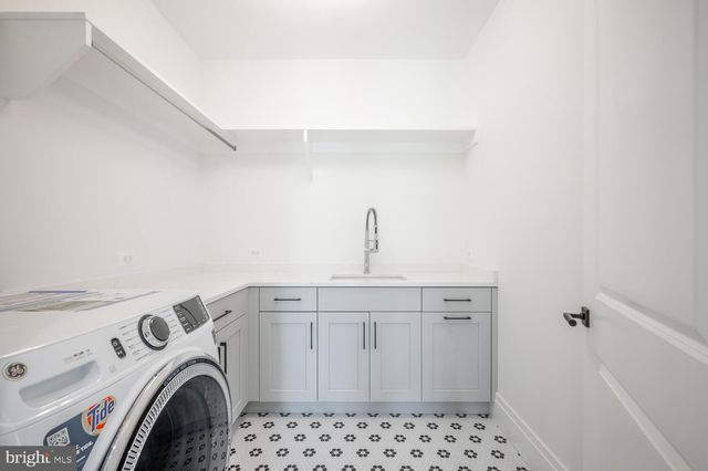 $2,570,607 | 2398 North Quincy Street, Arlington, VA 22207