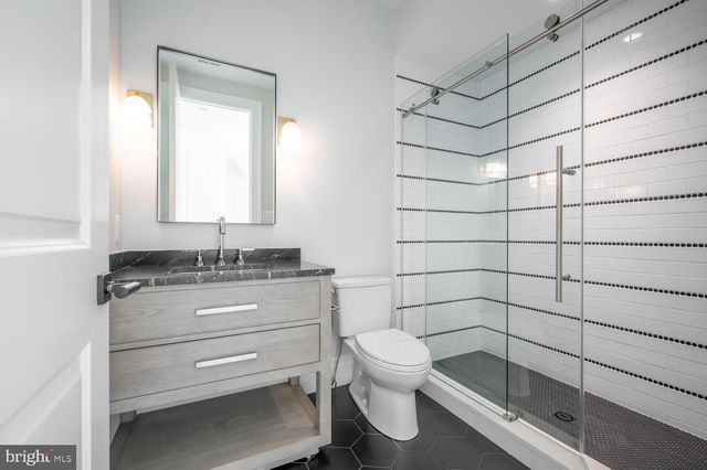 $2,570,607 | 2398 North Quincy Street, Arlington, VA 22207