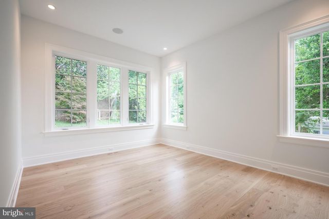 $2,570,607 | 2398 North Quincy Street, Arlington, VA 22207