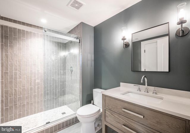 $2,570,607 | 2398 North Quincy Street, Arlington, VA 22207