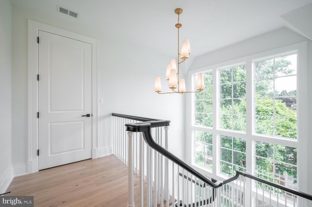 $2,570,607 | 2398 North Quincy Street, Arlington, VA 22207
