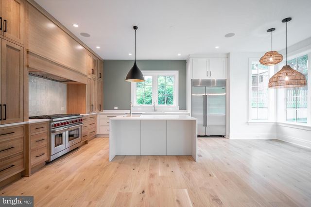 $2,570,607 | 2398 North Quincy Street, Arlington, VA 22207