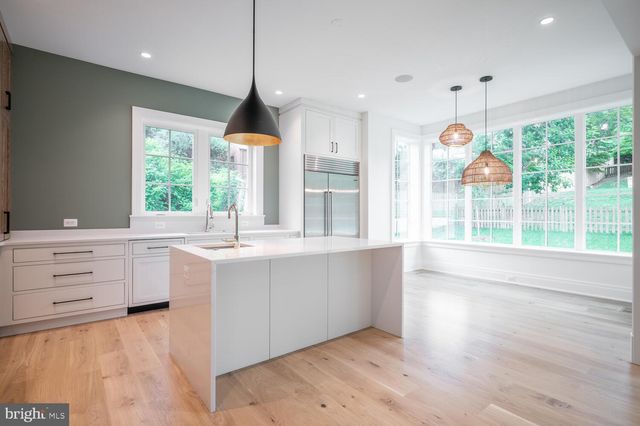 $2,570,607 | 2398 North Quincy Street, Arlington, VA 22207