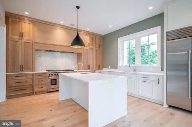 $2,570,607 | 2398 North Quincy Street, Arlington, VA 22207