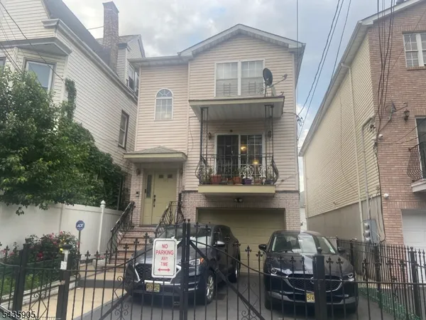 $799,900 | 120 Seymour Avenue, Newark, NJ 07108