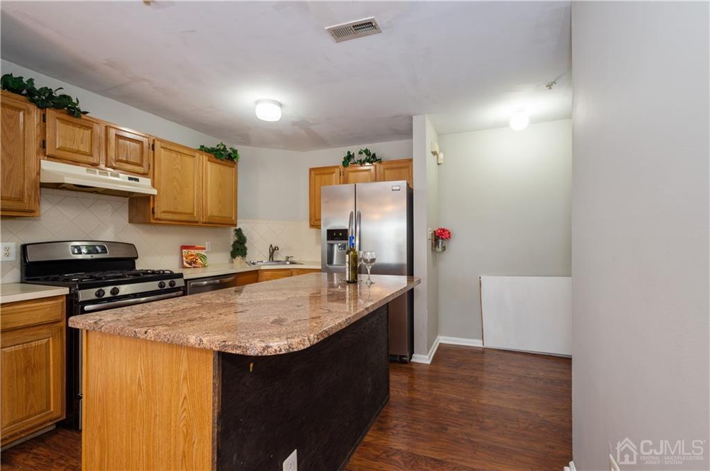 166 Prestwick Way, Unit 166 Edison, NJ 08820 - Photo 3 of 21 Gallery Image 3