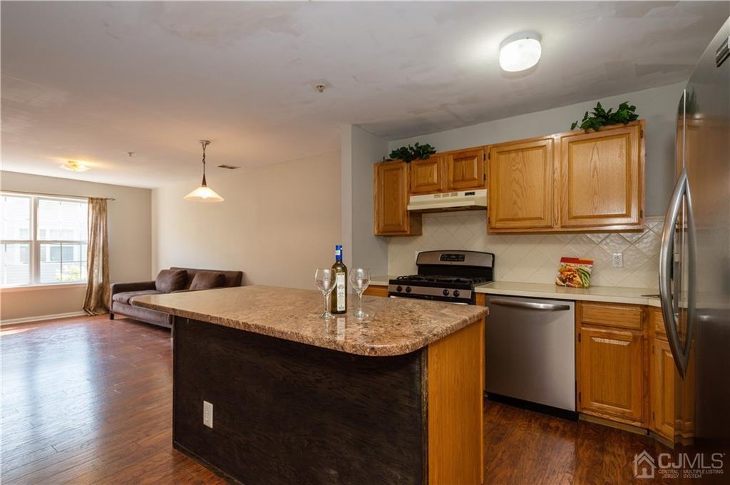 166 Prestwick Way, Unit 166 Edison, NJ 08820 - Photo 4 of 21 Gallery Image 4
