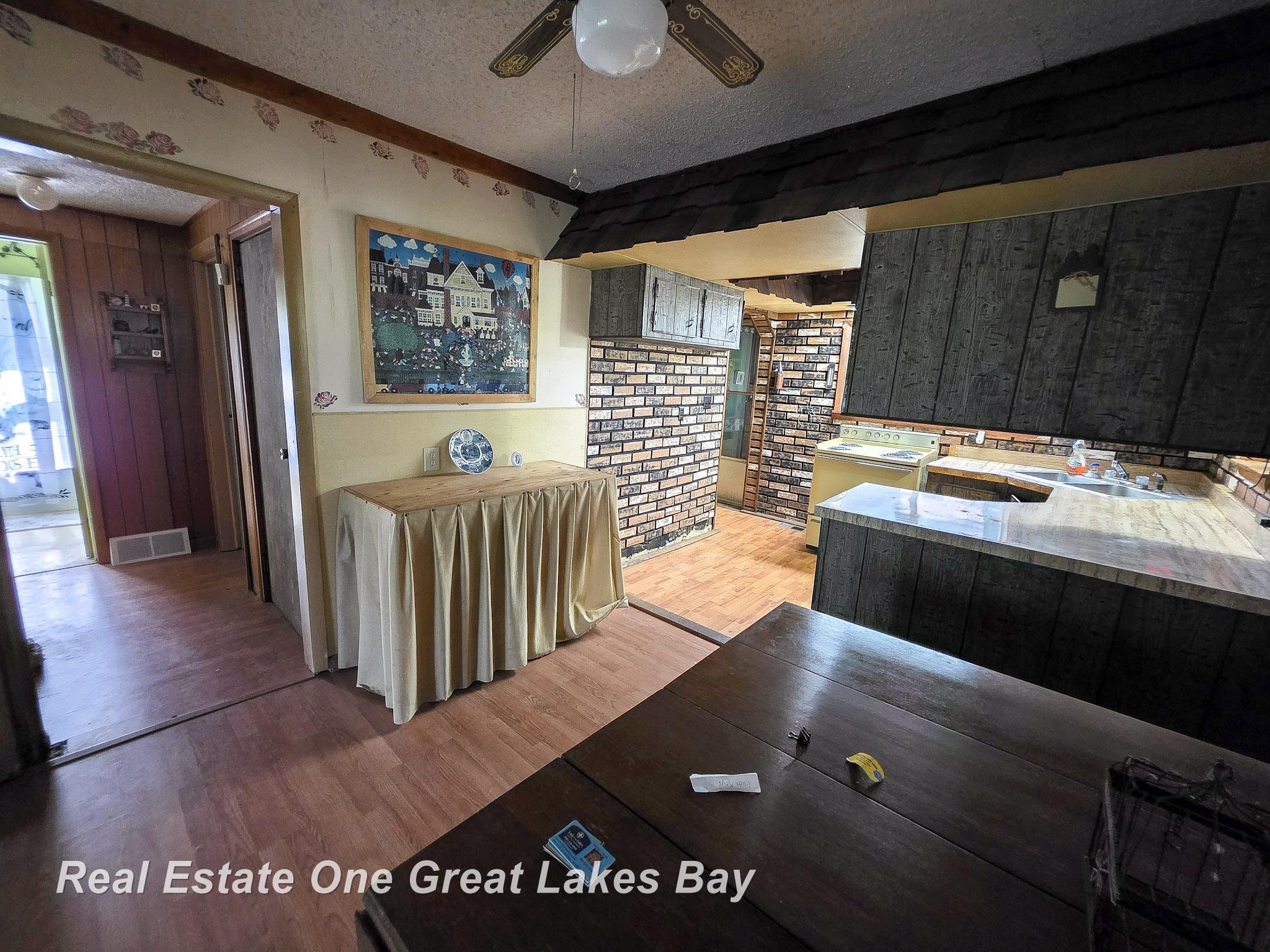 27 North Grout Road Gladwin, MI 48624 - Photo 11 of 77