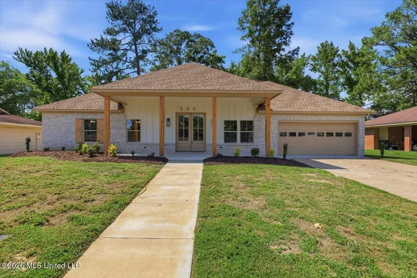$325,000 | 280 Fairfield Drive, Jackson, MS 39206