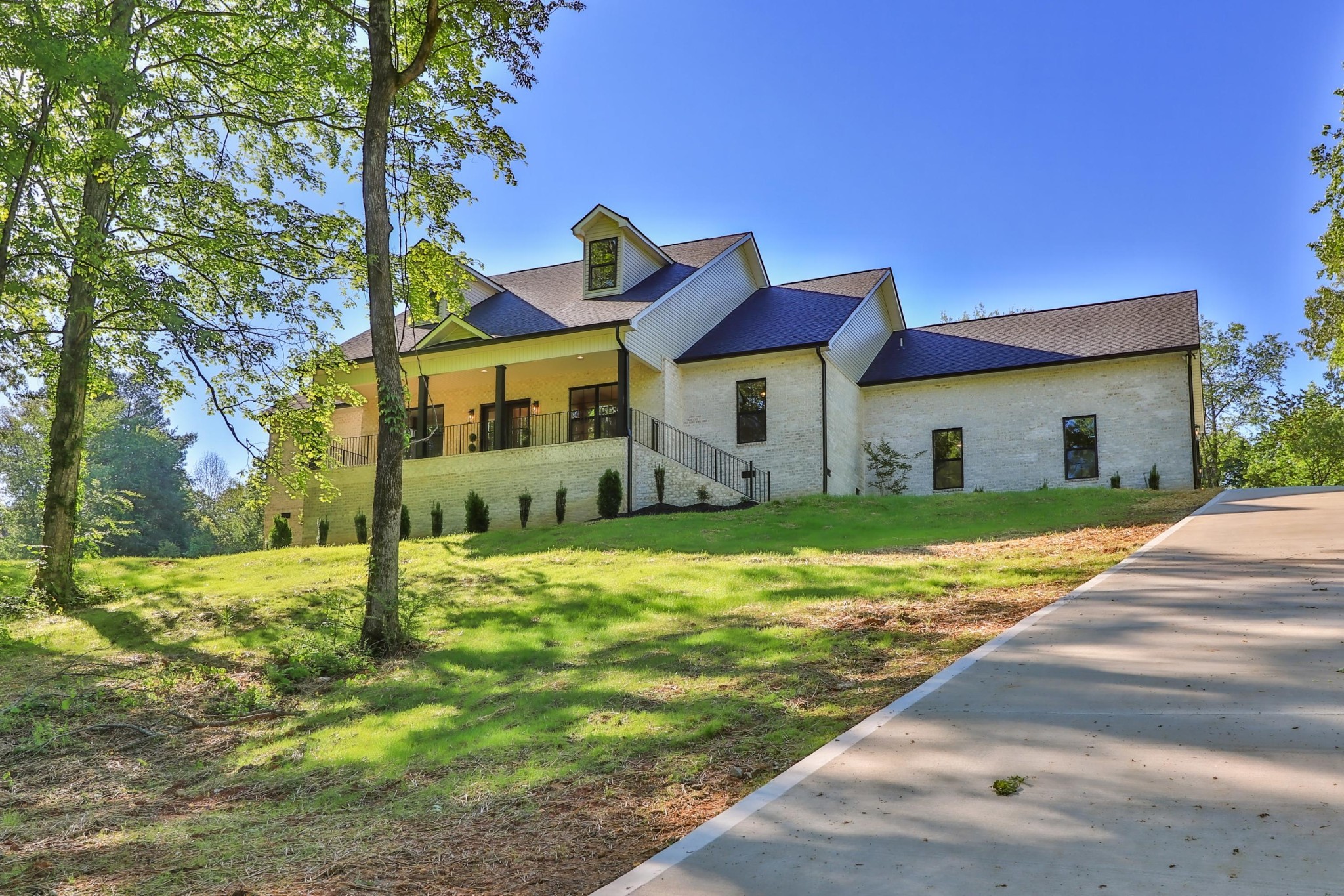 3423 West Wolf Valley Road Clinton, TN 37716 - Photo 1 of 34 a front view of house with yard