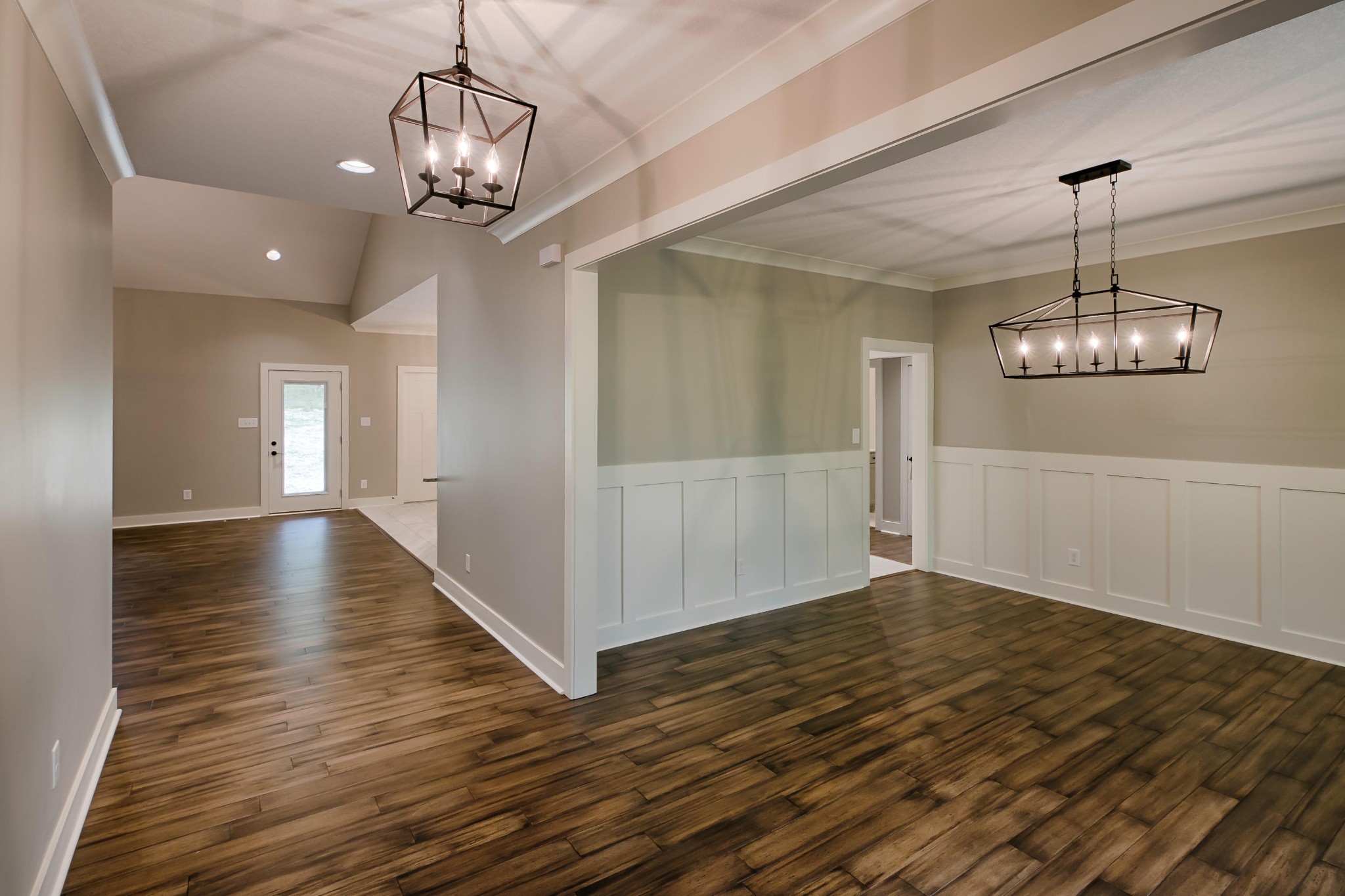 3423 West Wolf Valley Road Clinton, TN 37716 - Photo 8 of 34 a view of a livingroom with wooden floor