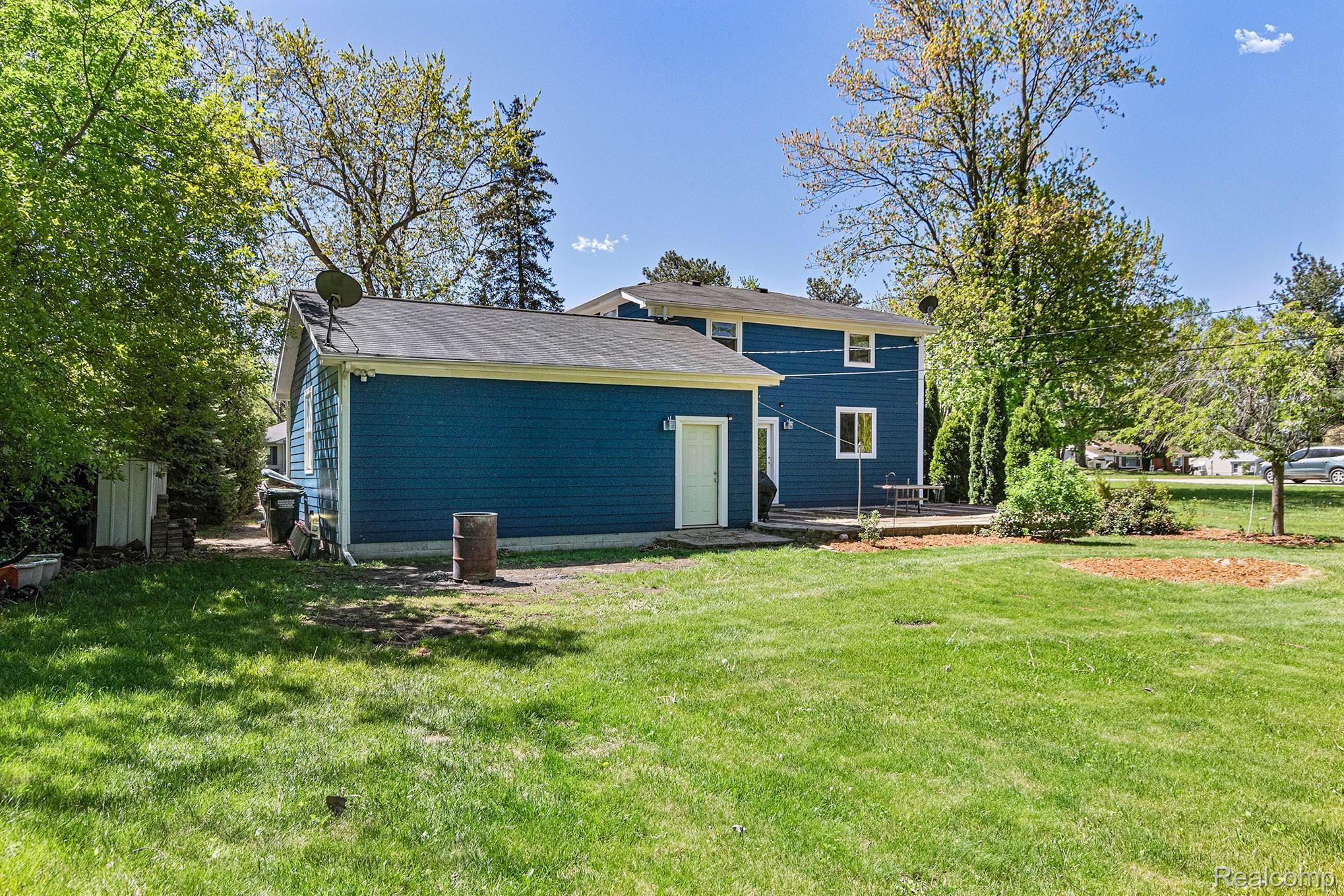 1155 Michelson Road Rochester, MI 48307 - Photo 28 of 36 Rear view of house.