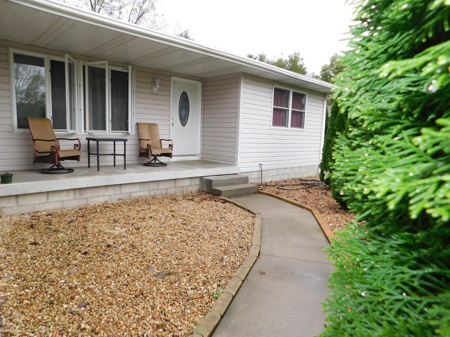 9102 Estates Drive Demotte, IN 46310 - Photo 4 of 30 1500x1124