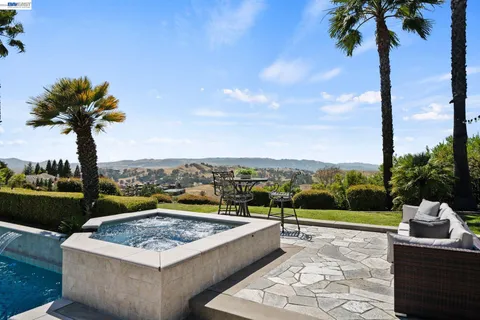 $5,750,000 | 27 Eagle Ridge Lane, Danville, CA 94506