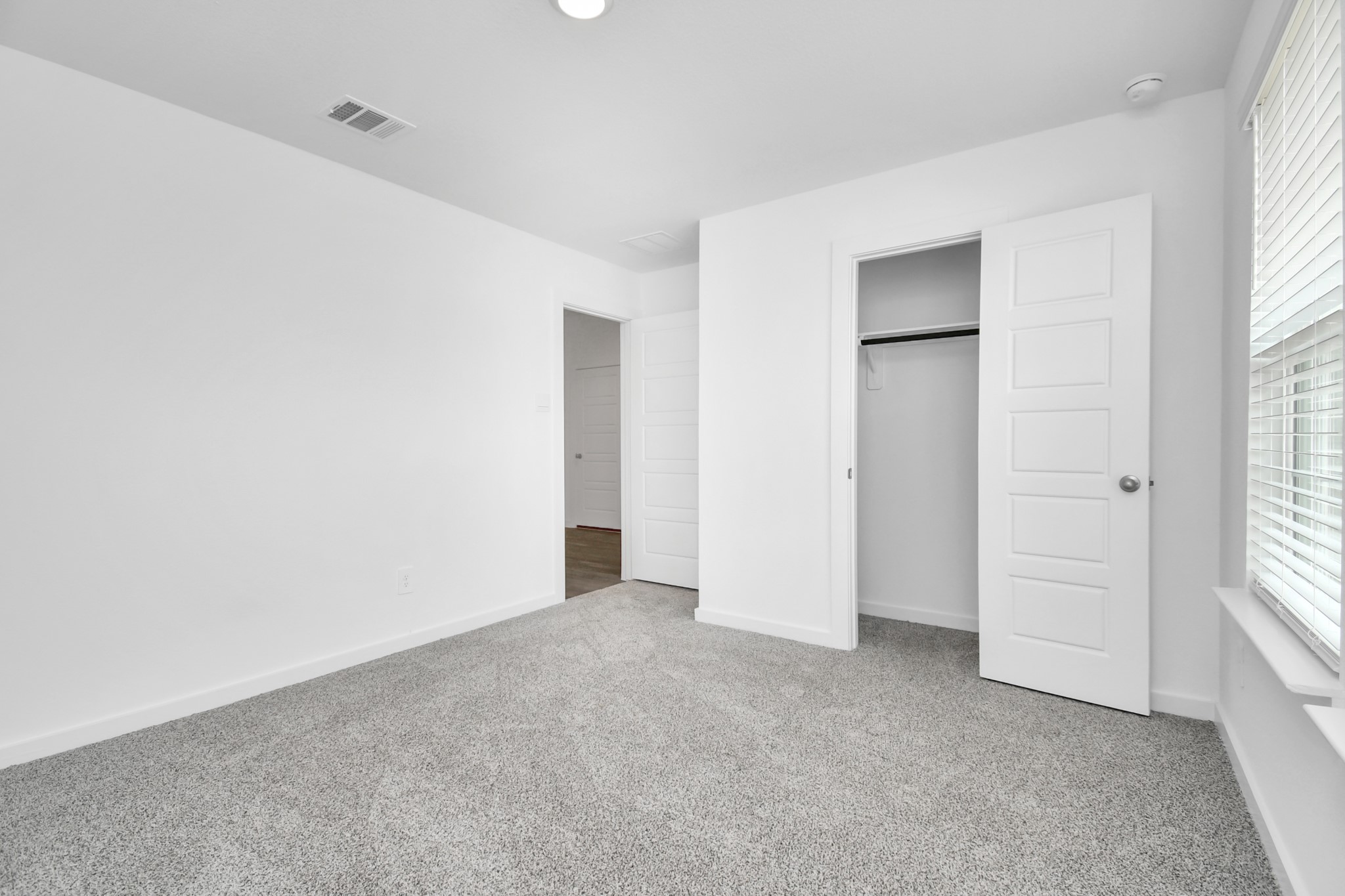 8519 Swenson Lane Rosharon, TX 77583 - Photo 8 of 35