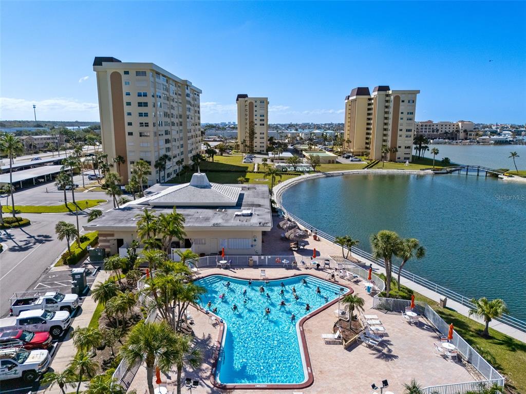 4775 Cove Circle, Unit 103 St. Petersburg, FL 33708 - Photo 2 of 61