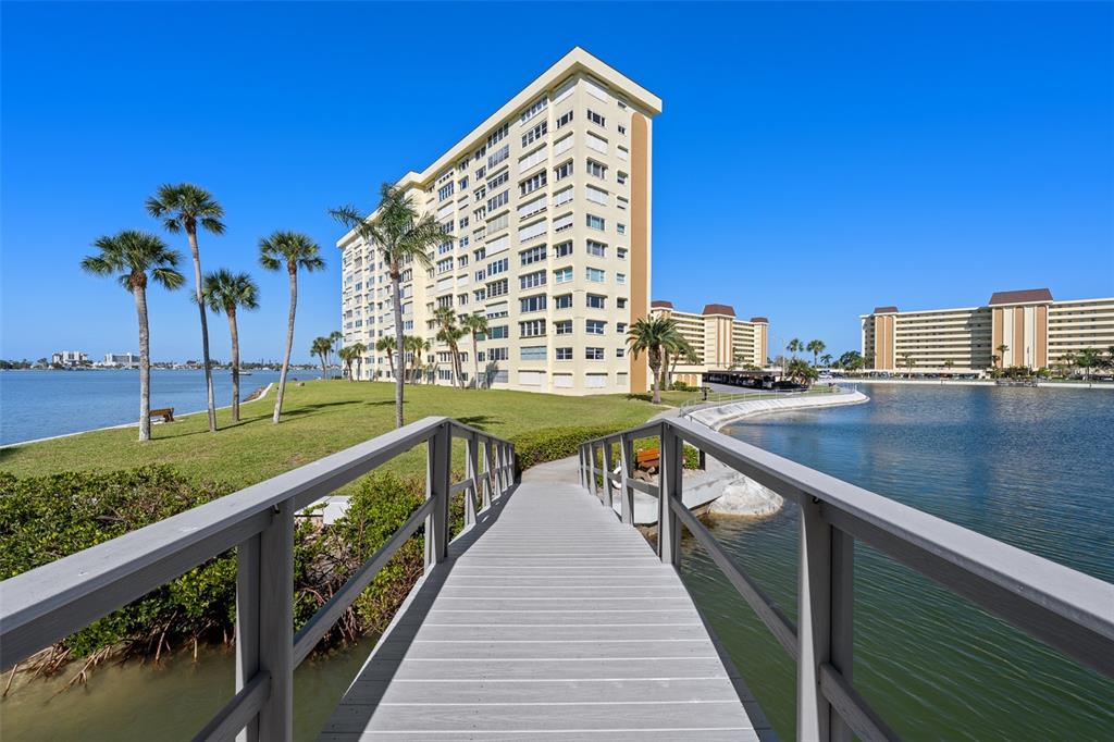4775 Cove Circle, Unit 103 St. Petersburg, FL 33708 - Photo 54 of 61