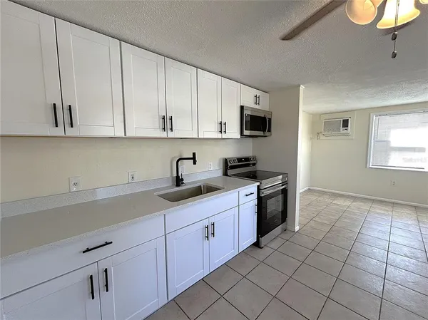 $1,400 | 255 Pineapple Street, Unit 3, Englewood, FL 34223