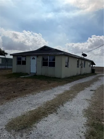 $220,000 | 1274 Hookers Point Road, Clewiston, FL 33440