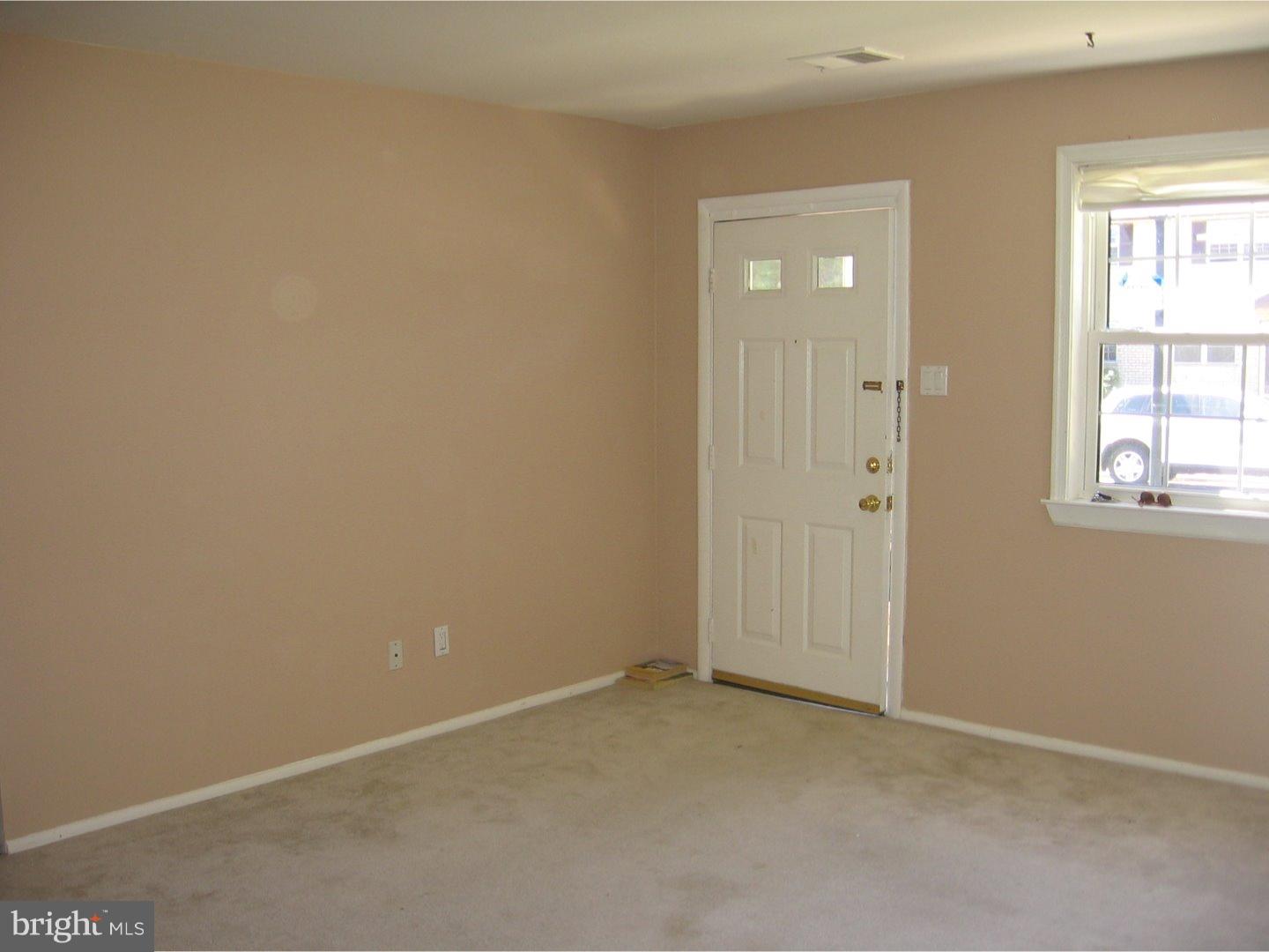 178 Eaves Mill Road Medford, NJ 08055 - Photo 2 of 13 Living Room