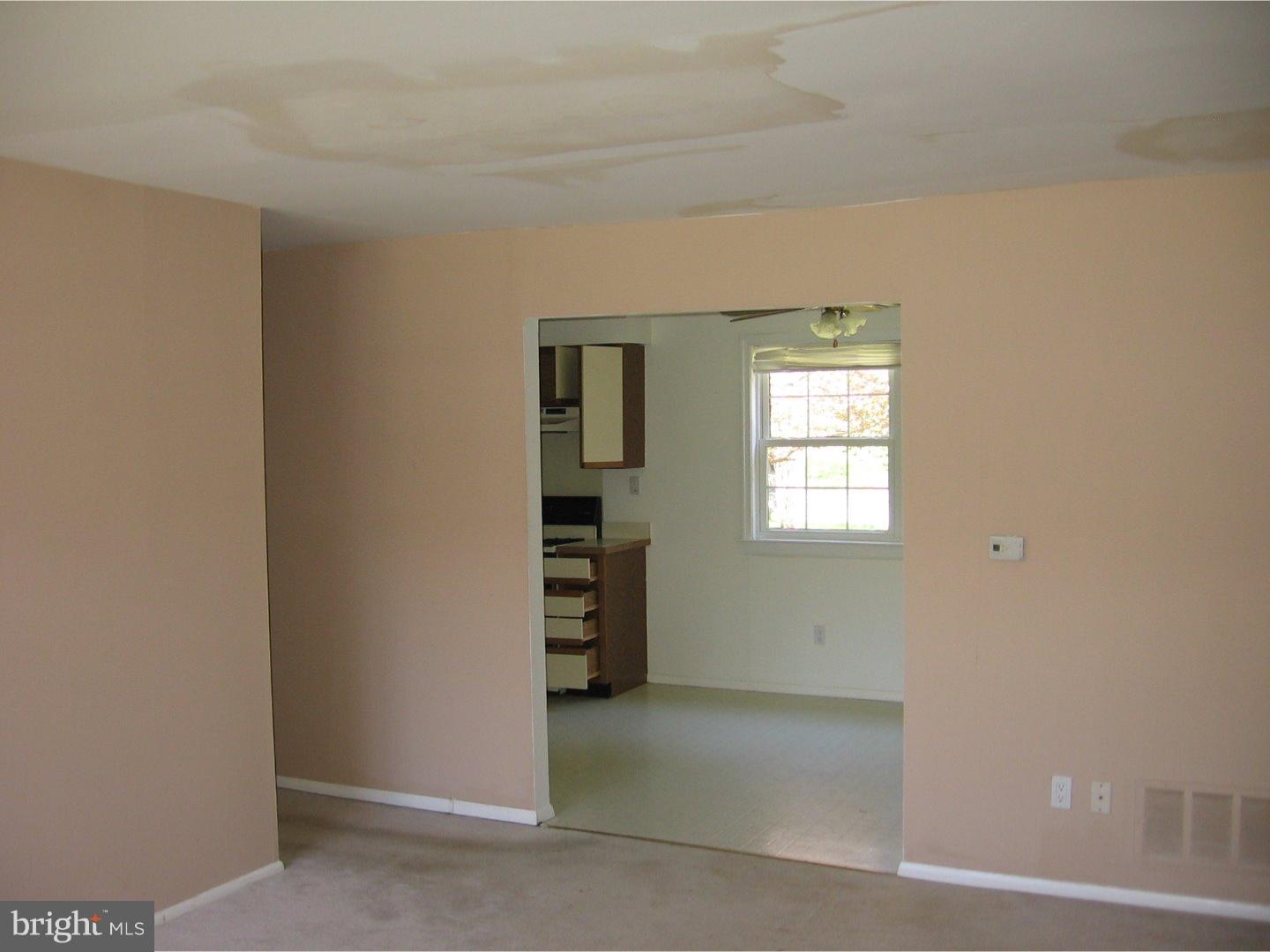 178 Eaves Mill Road Medford, NJ 08055 - Photo 3 of 13 Living Room