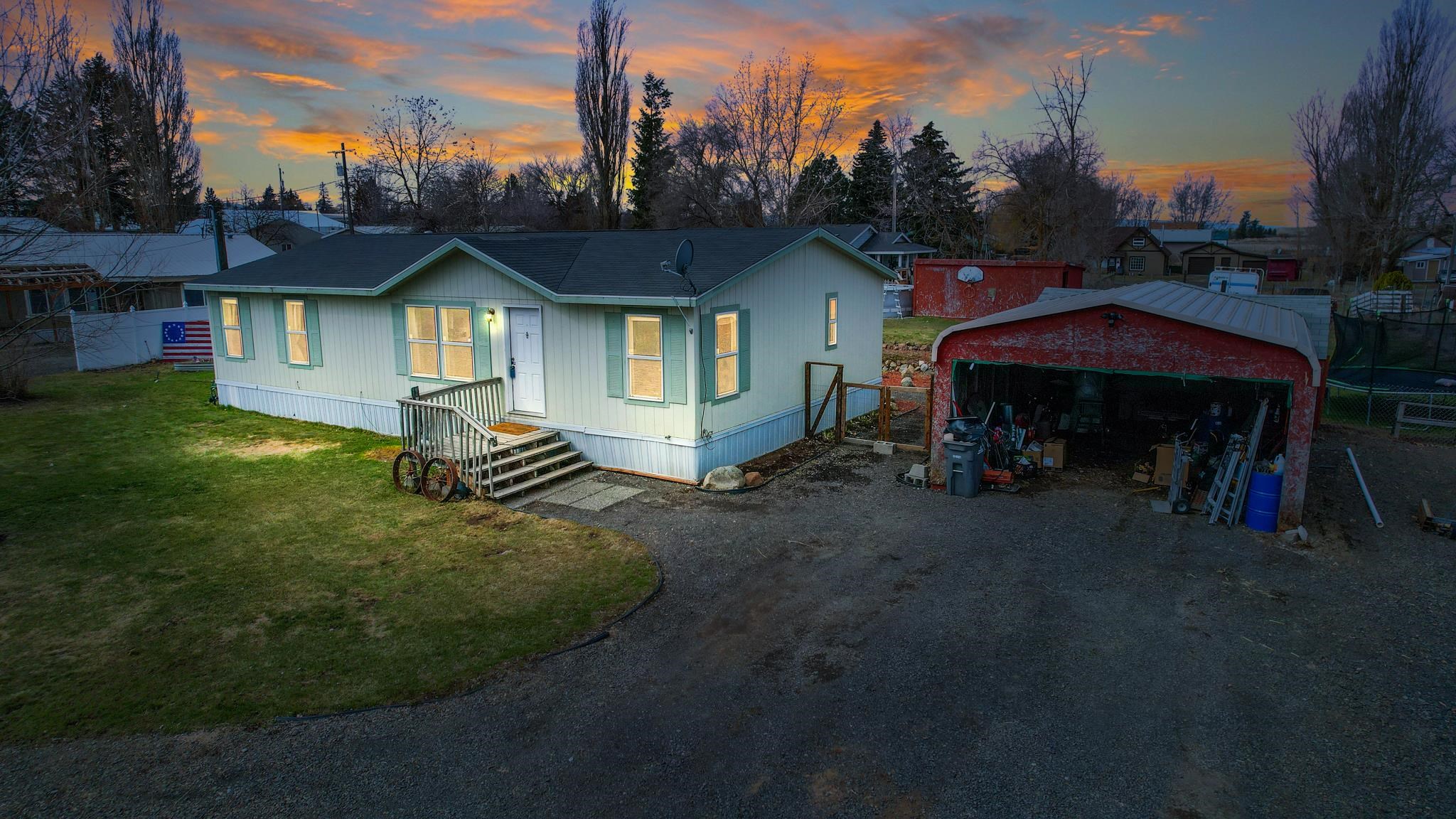 425 North Laurel Street, Reardan, WA 99029 Compass