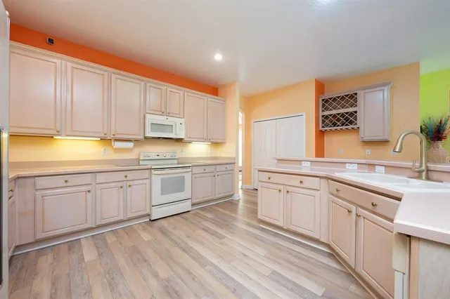 $759,000 | 126 Seville Chase Drive, Winter Springs, FL 32708