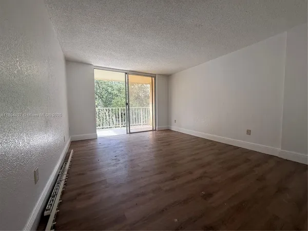$285,000 | 13100 Southwest 92nd Avenue, Unit APH7, Miami, FL 33176