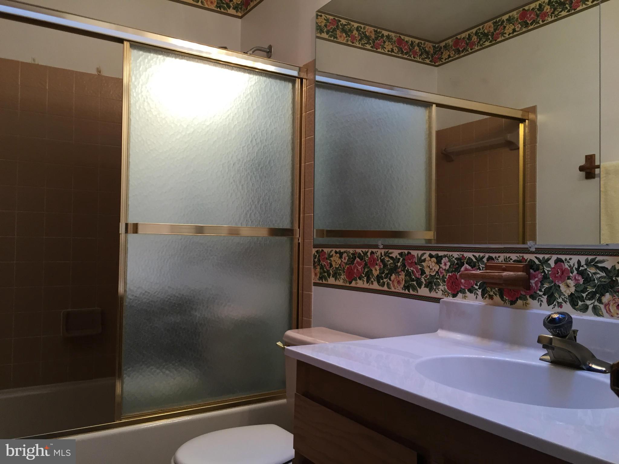 12371 Hunters Grove Road Manassas, VA 20112 - Photo 20 of 30 Bath