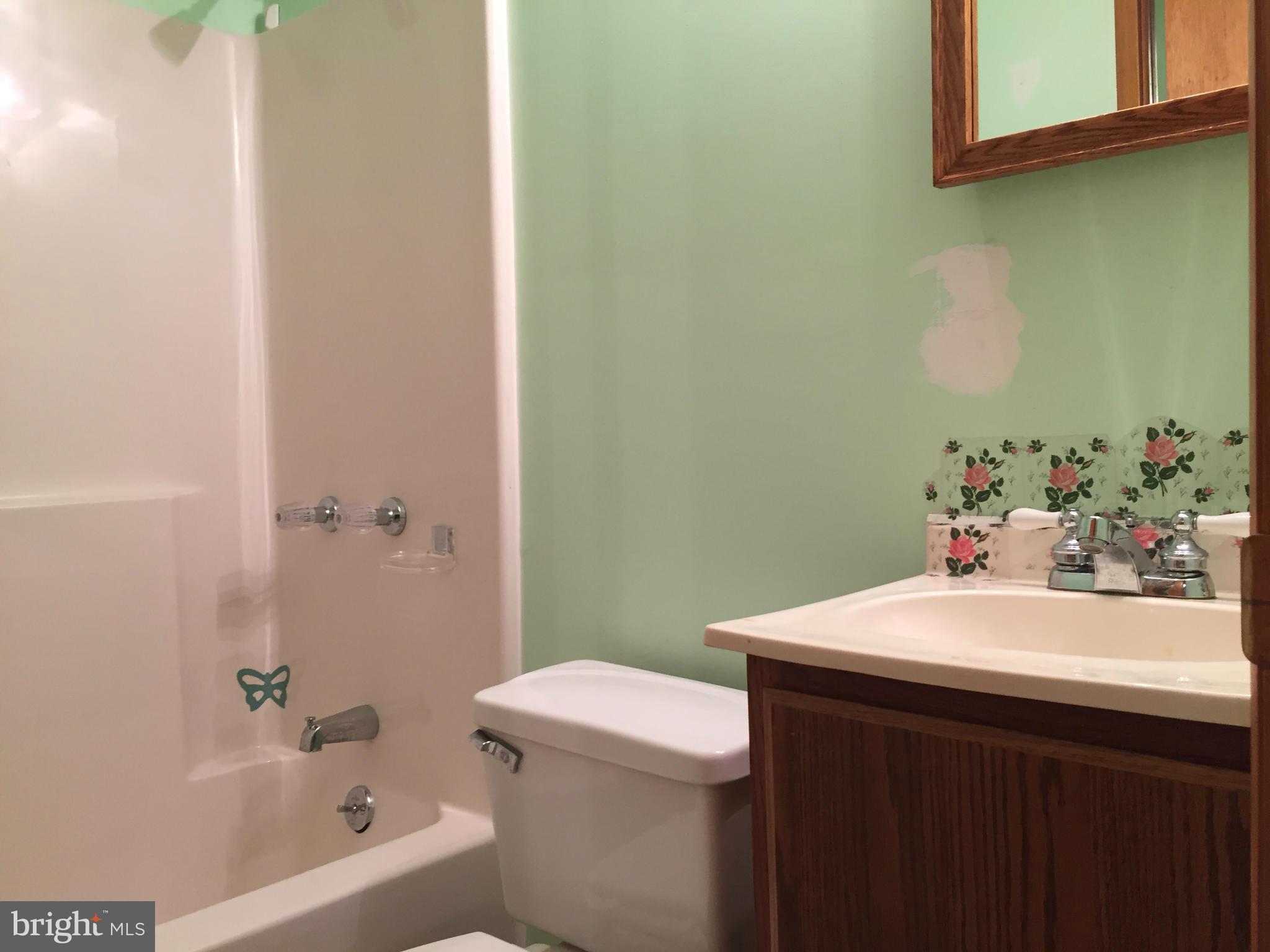 12371 Hunters Grove Road Manassas, VA 20112 - Photo 27 of 30 Bath