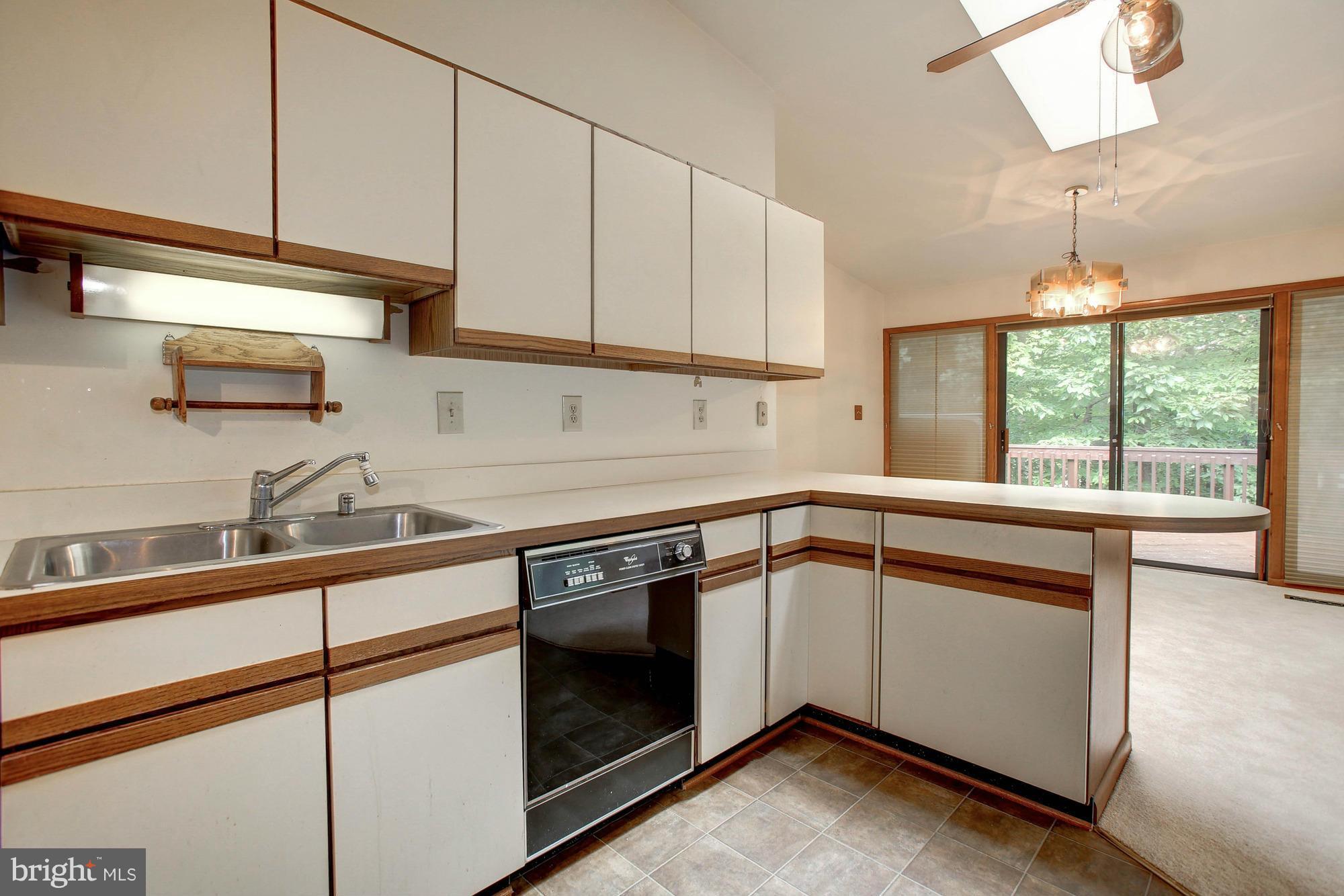 12371 Hunters Grove Road Manassas, VA 20112 - Photo 9 of 30 Kitchen