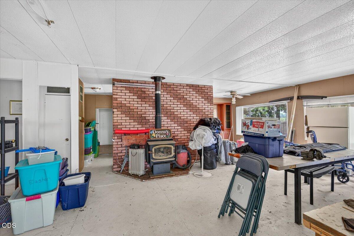 2240 Hull Road Medford, OR 97501 - Photo 39 of 49