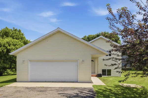 $289,000 | 301 Lakeview Drive, Lake Park, MN 56554