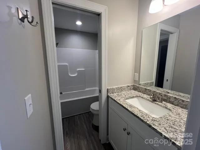 $1,615 | 1086 20th Street Northeast, Hickory, NC 28601